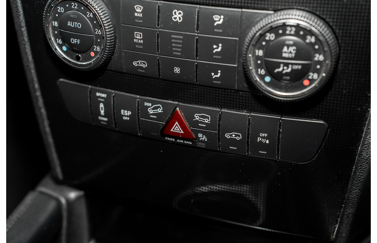 11/2009 Mercedes-Benz ML 300 CDI AMG Sports (4x4) W164 09 UPGRADE 4d Wagon Obsidian Black Metalic Turbo Diesel V6 3.0L