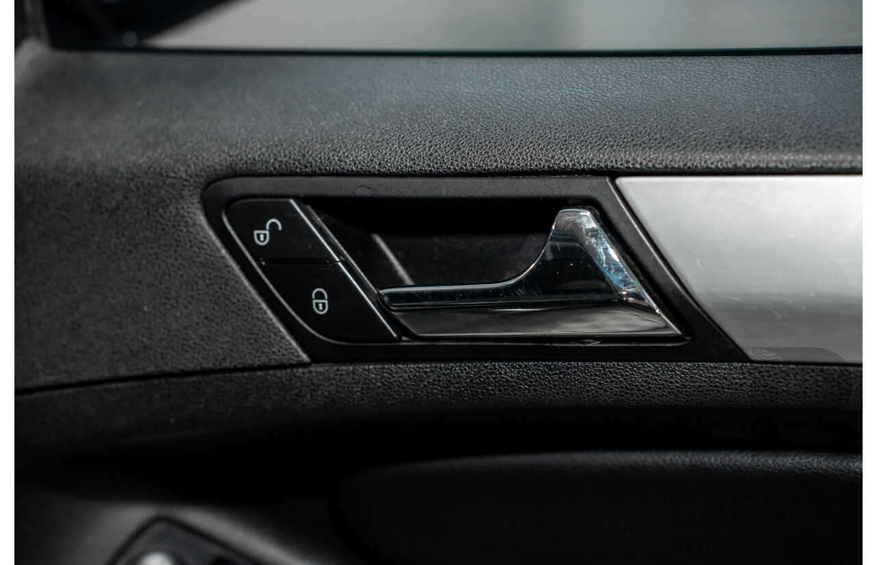 11/2009 Mercedes-Benz ML 300 CDI AMG Sports (4x4) W164 09 UPGRADE 4d Wagon Obsidian Black Metalic Turbo Diesel V6 3.0L