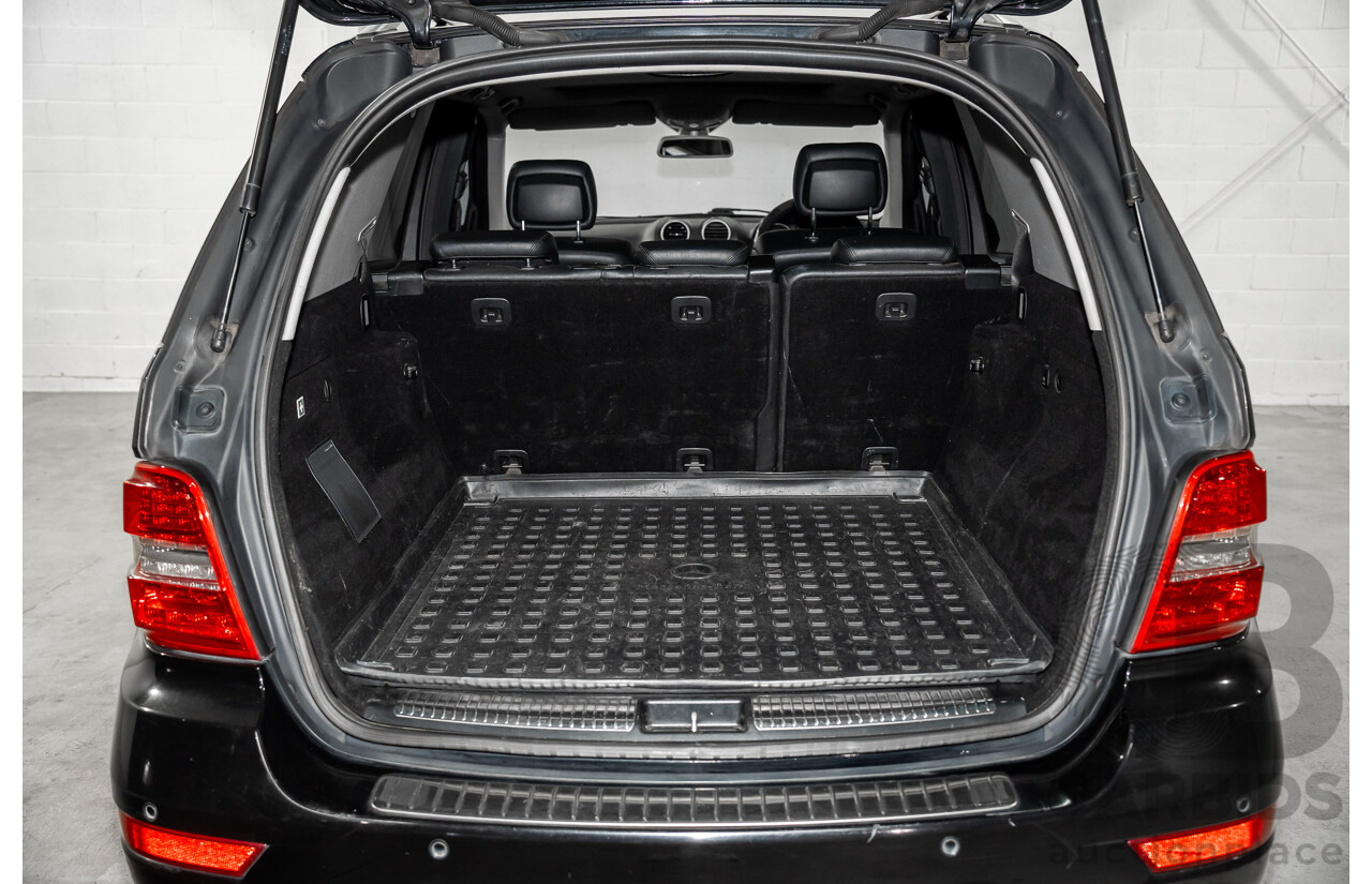 11/2009 Mercedes-Benz ML 300 CDI AMG Sports (4x4) W164 09 UPGRADE 4d Wagon Obsidian Black Metalic Turbo Diesel V6 3.0L