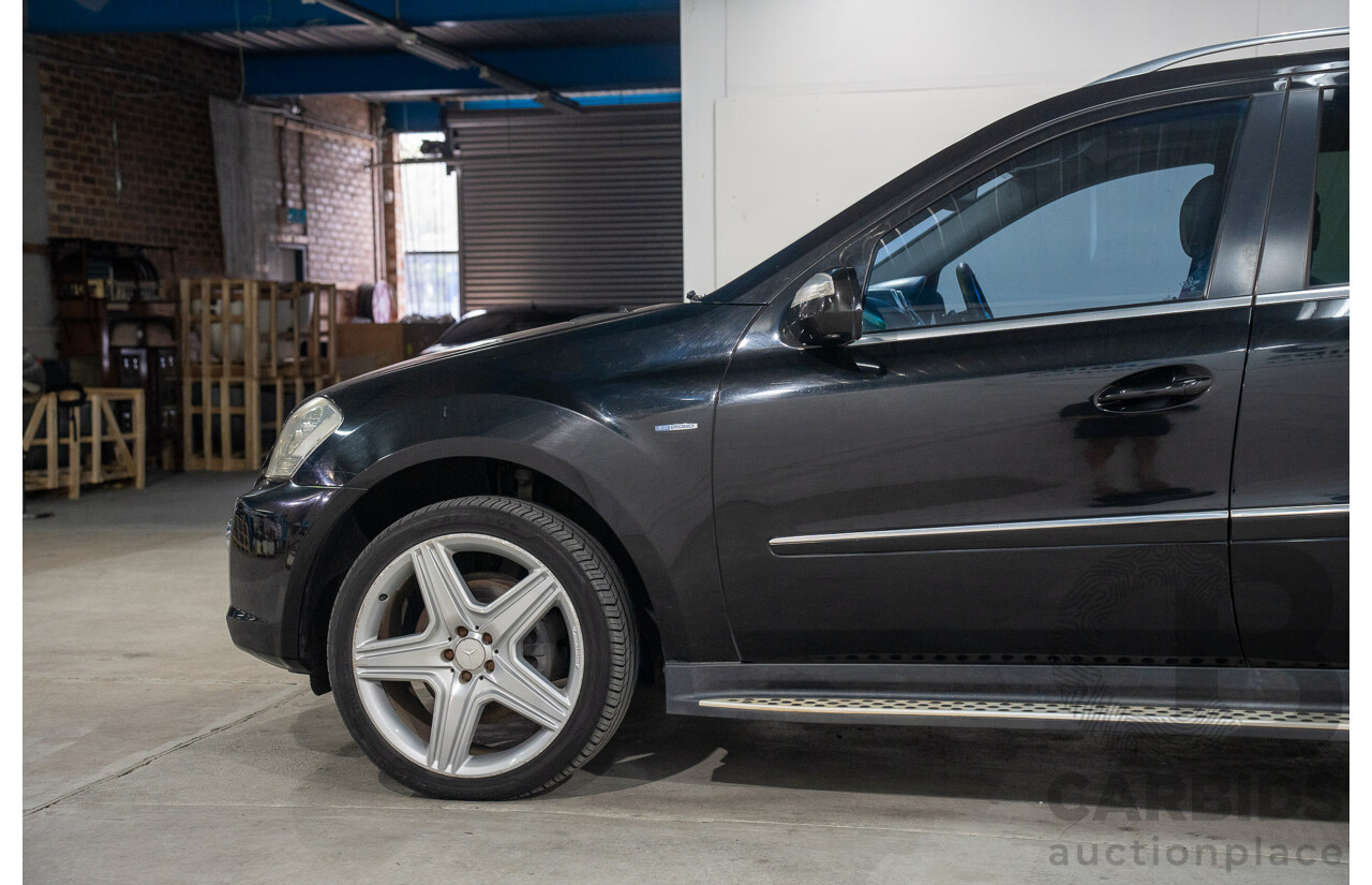11/2009 Mercedes-Benz ML 300 CDI AMG Sports (4x4) W164 09 UPGRADE 4d Wagon Obsidian Black Metalic Turbo Diesel V6 3.0L