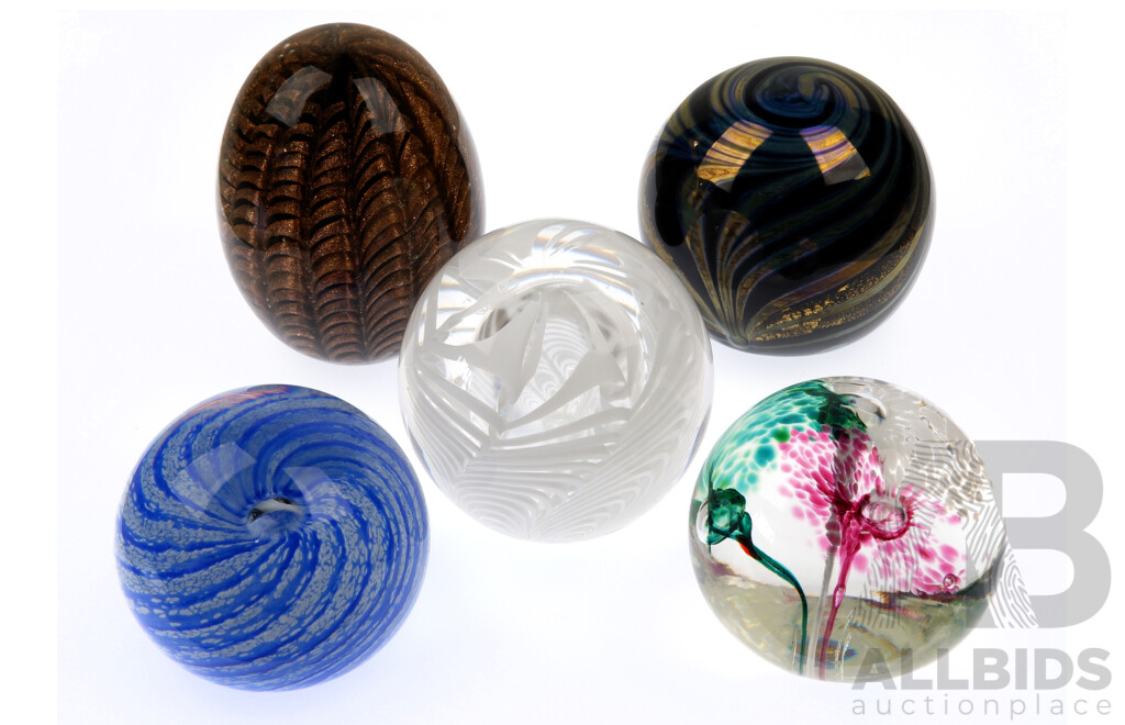 Collection Five Vintage Glass Paperweights - Lot 1592489 | ALLBIDS