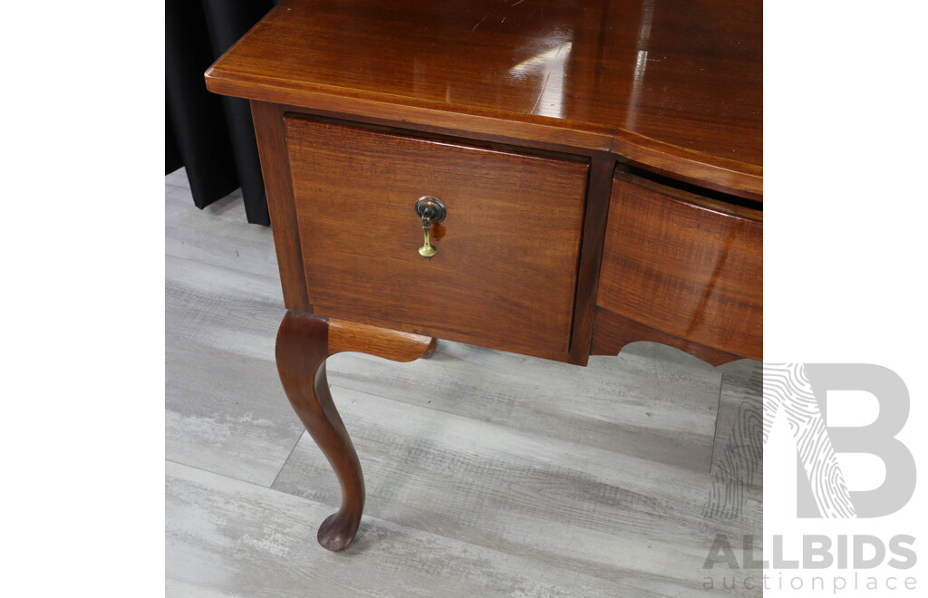 Queen Anne Style Dresser with Wing Mirrors