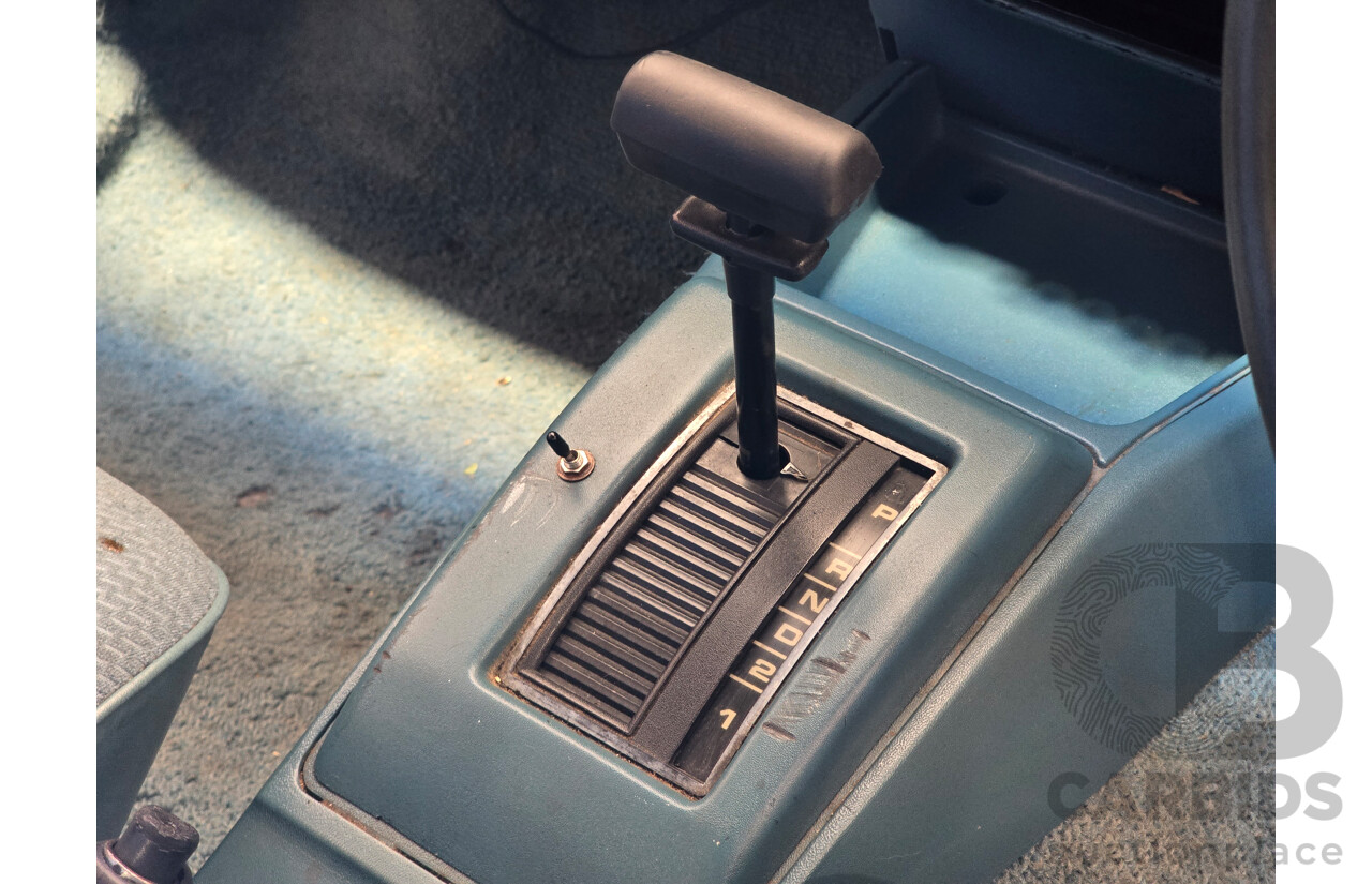 7/1984 Holden VK Commodore SL 4d Sedan Alpine White 3.3L