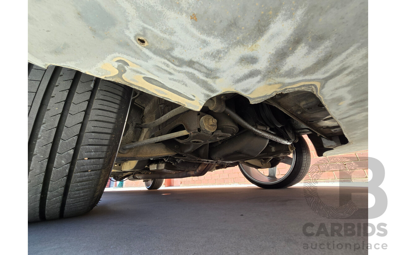 7/1984 Holden VK Commodore SL 4d Sedan Alpine White 3.3L