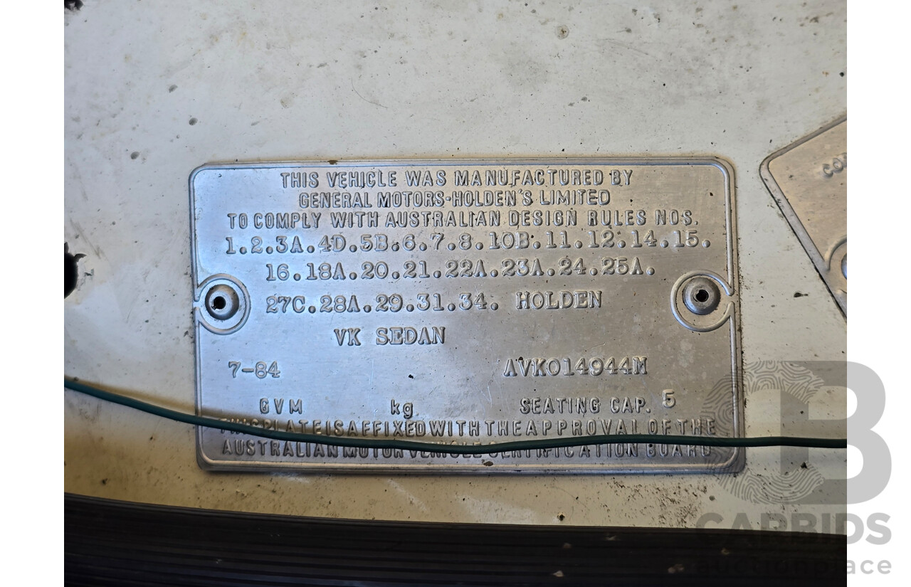 7/1984 Holden VK Commodore SL 4d Sedan Alpine White 3.3L