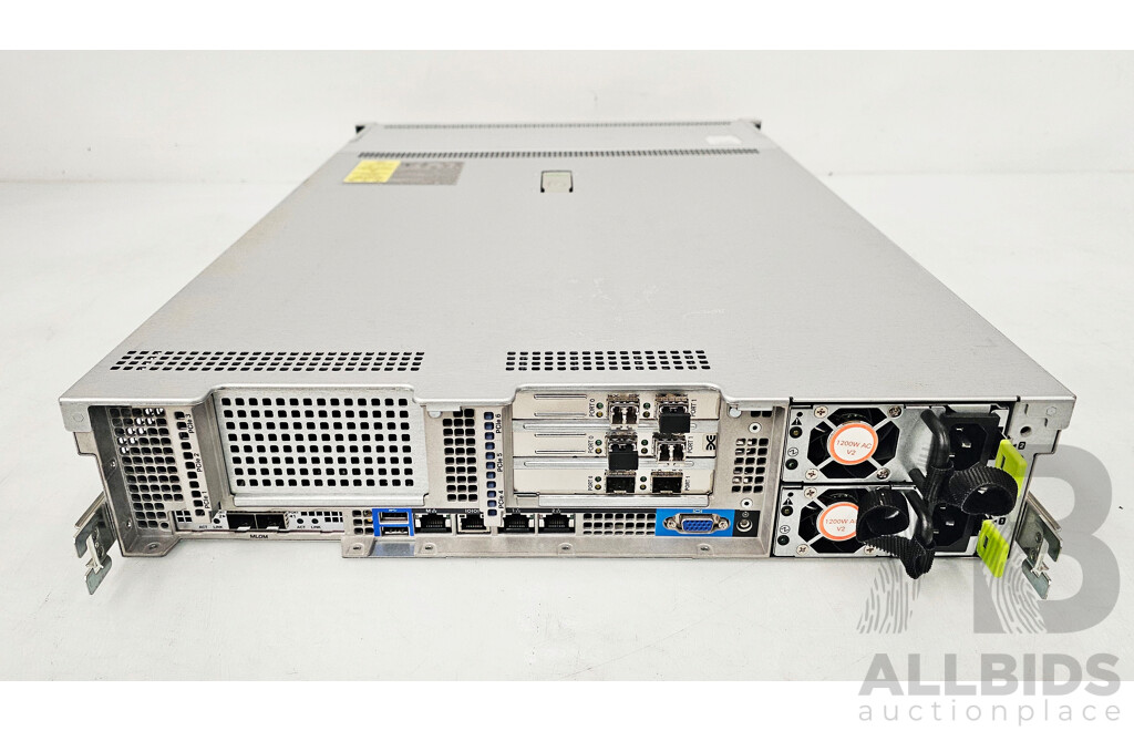 Cisco UCS C240 M4 Dual Intel Xeon (E5-2667 V3) 3.20GHz-3.60GHz 8-Core CPU Server W/ 128GB DDR4