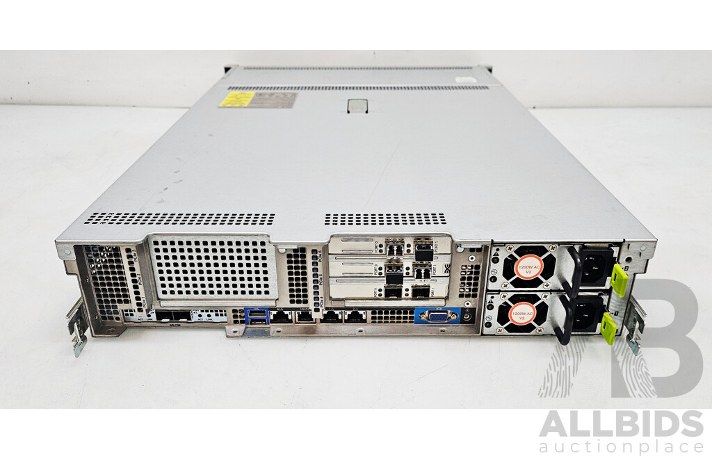 Cisco UCS C240 M4 Dual Intel Xeon (E5-2667 V3) 3.20GHz-3.60GHz 8-Core CPU Server