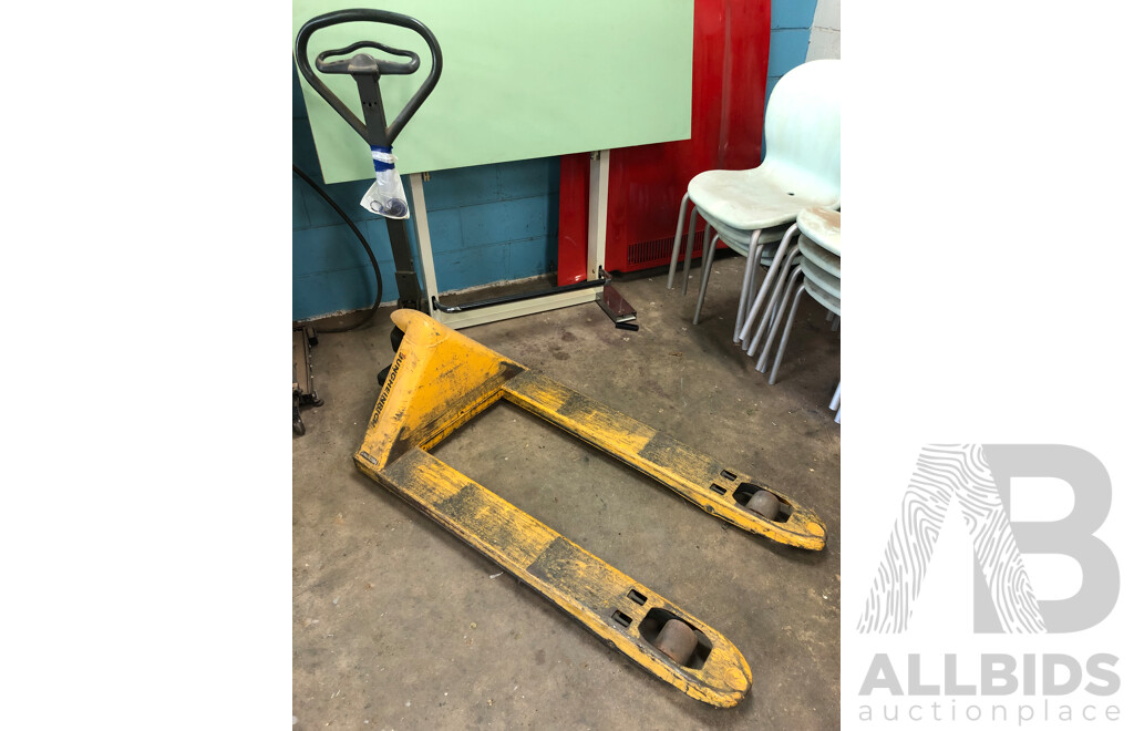 Jungheinric 2200kg Hydraulic Pallet Jack