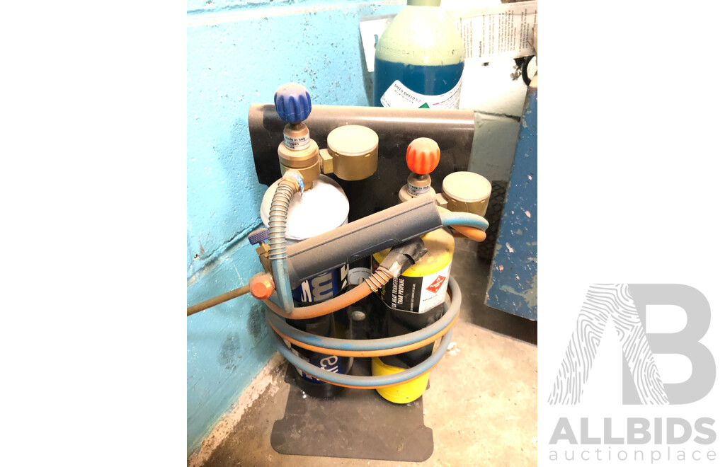 Mobile ARC Welder, Portable Oxy Welder, Fire Extinguiser, Gas Cyinder and Oxygen Bottle