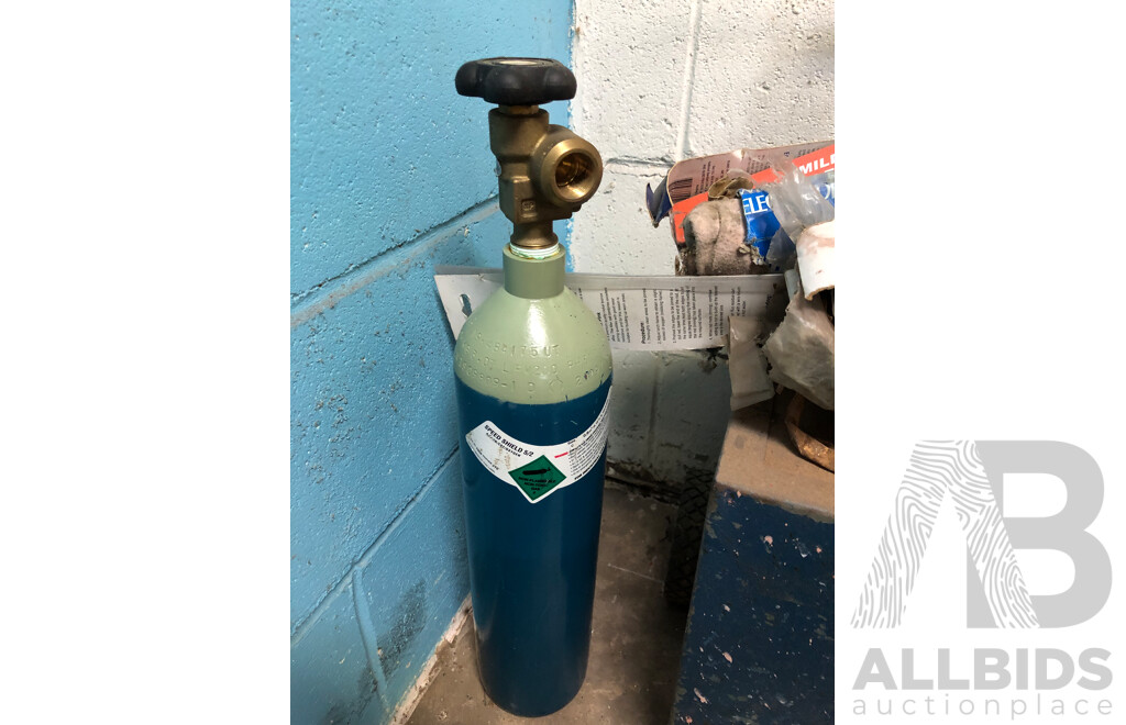 Mobile ARC Welder, Portable Oxy Welder, Fire Extinguiser, Gas Cyinder and Oxygen Bottle