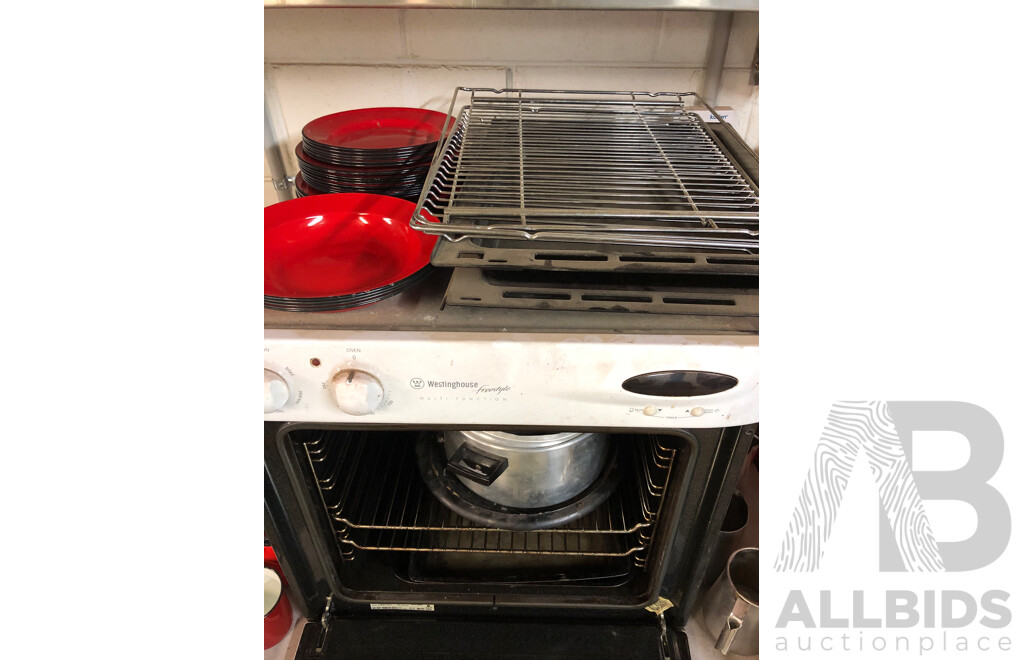 Westinghouse Freestyle 2.3kW Multifunction Underbench Oven with Various Kitchenware