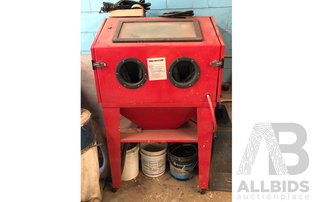 Vertical Mobile Sandblasting Cabinet