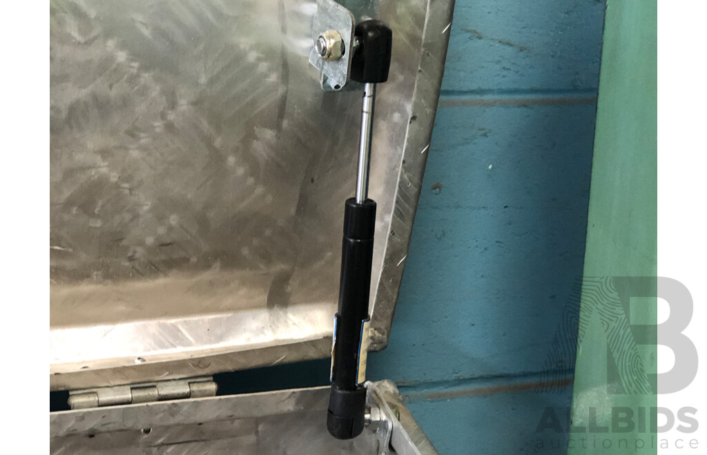 Thunderbox Checkerplate Tool Box