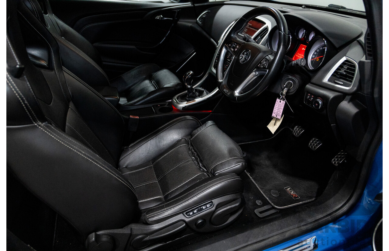 11/2015 Holden Astra VXR PJ 3d Hatchback Arden Blue metallic Turbo 2.0L