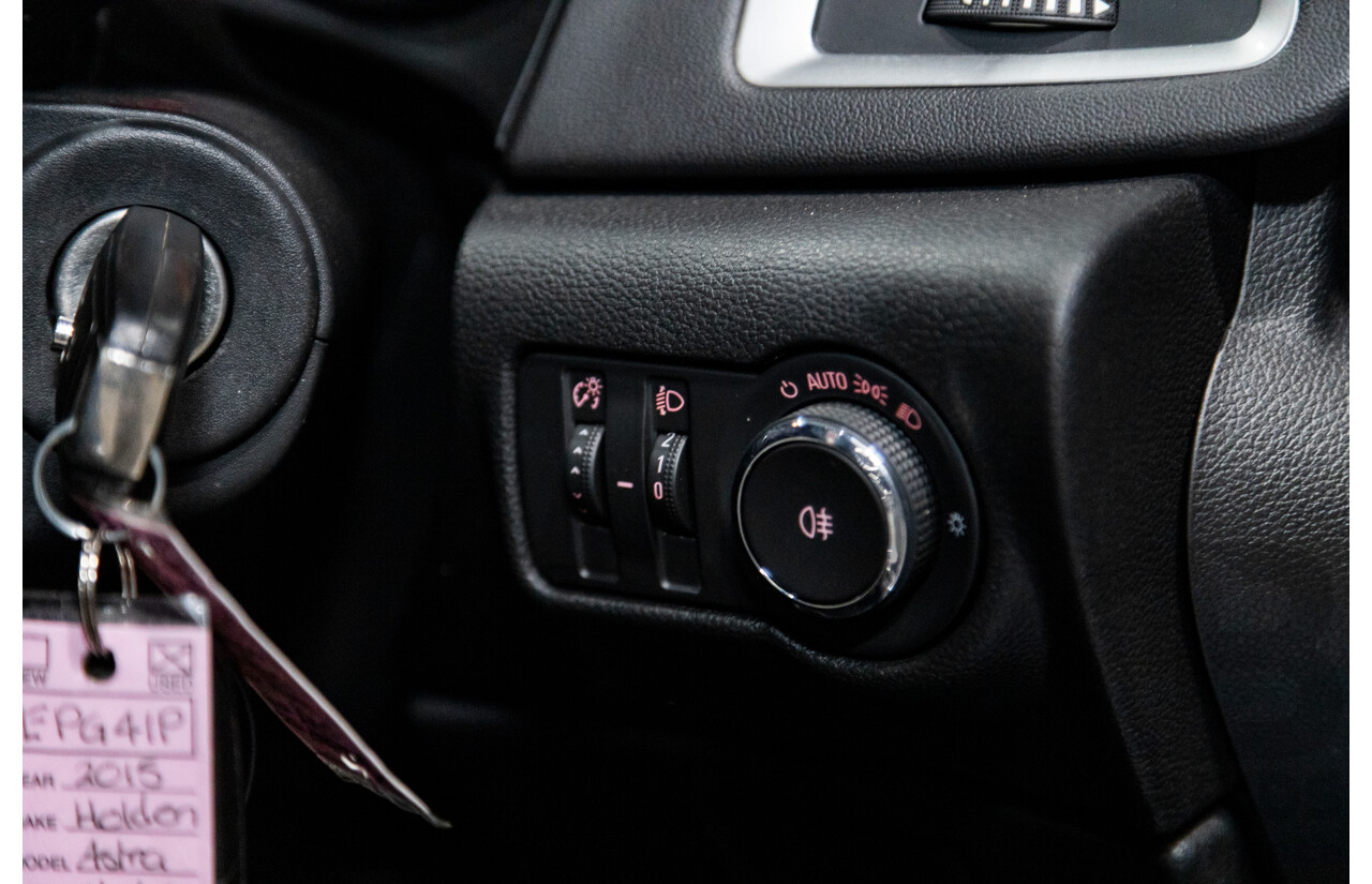 11/2015 Holden Astra VXR PJ 3d Hatchback Arden Blue metallic Turbo 2.0L