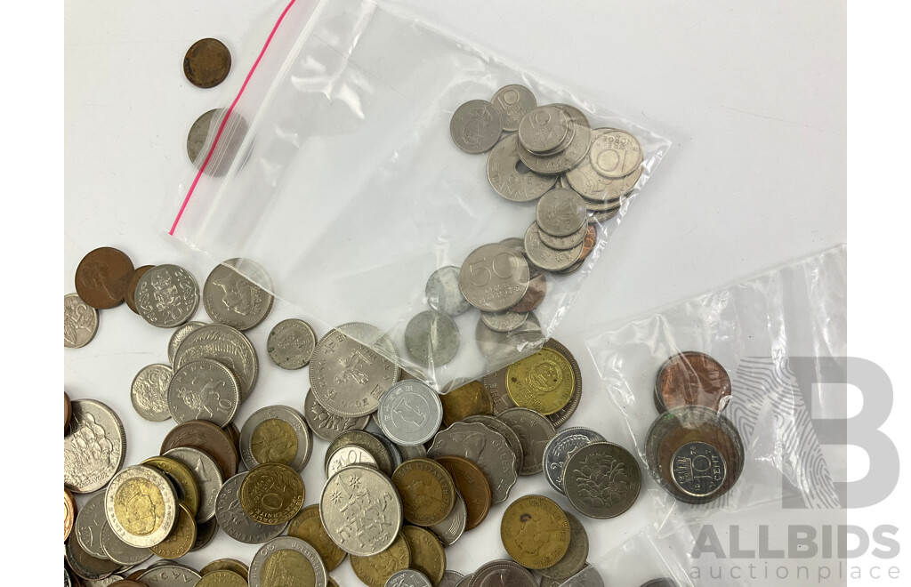 Collection of International Coins Including Thailand, Canada, Croatia, Ireland, New Caledonia, Euro, Czechoslovakia, Vietnam, Norway, Hong Kong, New Zealand, Australia - Approximately 2.2 Kilograms