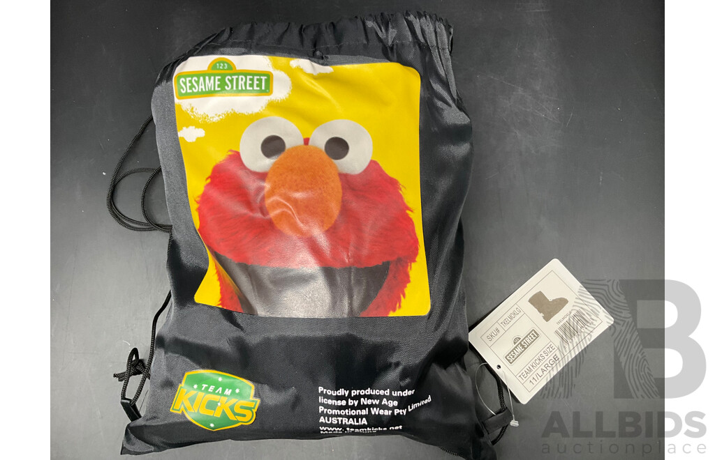 TEAM KICKS Kids Ugg Boots, Sesame Street ELMO Size Large AU 10.5 - Lot of 3