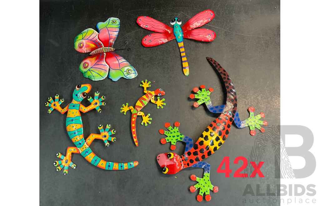 Bulk Lot of Metal Decorative Metal Indoor Outdoor Hanging Wall Art - Assorted Colors, Sizes and Designs - Gecko Lizard / Butterfly / Dragonfly - Lot of 42