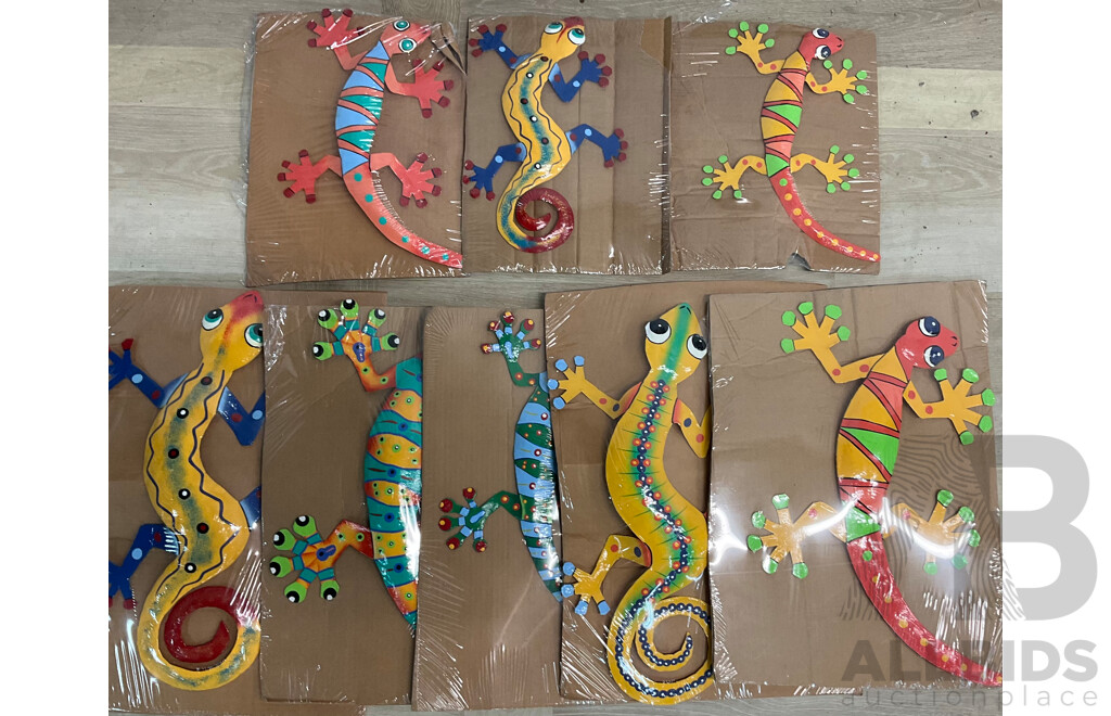 Bulk Lot of Metal Decorative Metal Indoor Outdoor Hanging Wall Art - Assorted Colors, Sizes and Designs - Gecko Lizard / Butterfly / Dragonfly - Lot of 42
