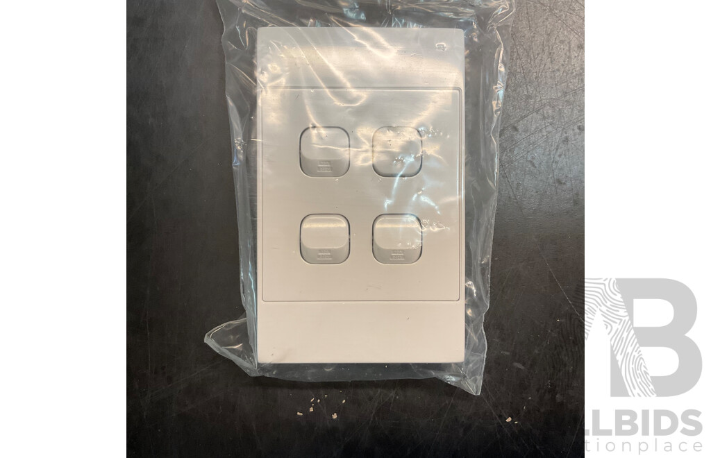 TDM Light Vertical Switches - 1/3/4 Gang - Lot of 190