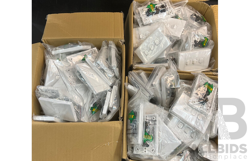 TDM Light Vertical Switches - 1/3 Gang - Lot of 150