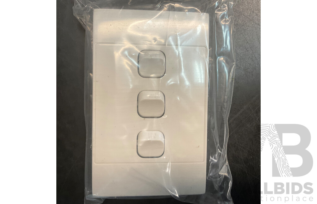 TDM Light Vertical Switches - 1/3 Gang - Lot of 150