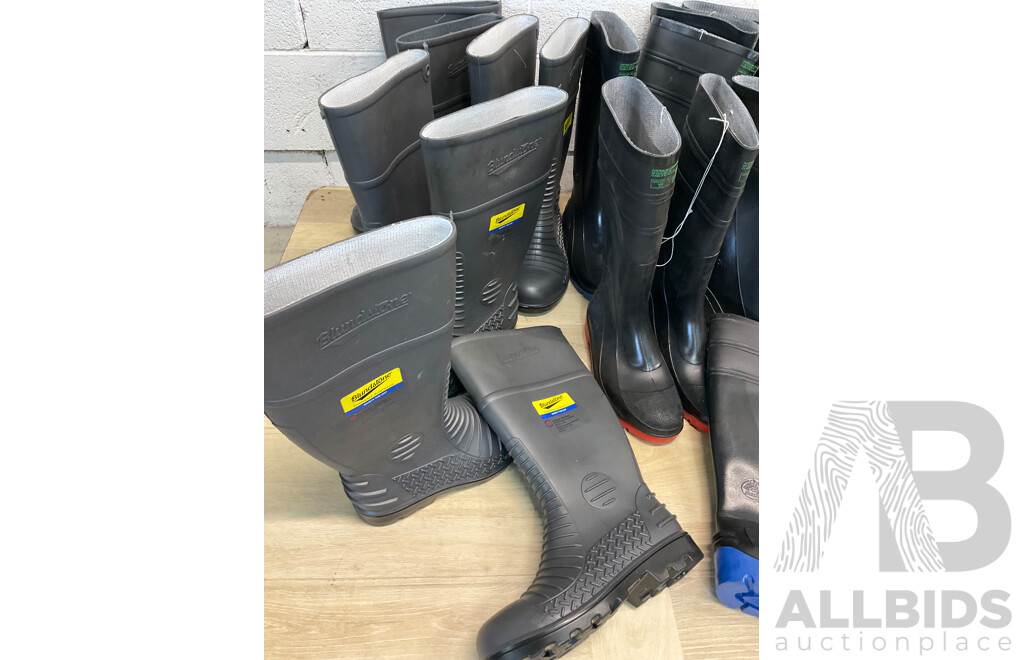 BLUNDSTONE Waterproof Safety Gumboots Size Mens UK 7 X 4, BATA Utility Gumboots Size 7/8 X6 - Lot of 10 - ORP $699