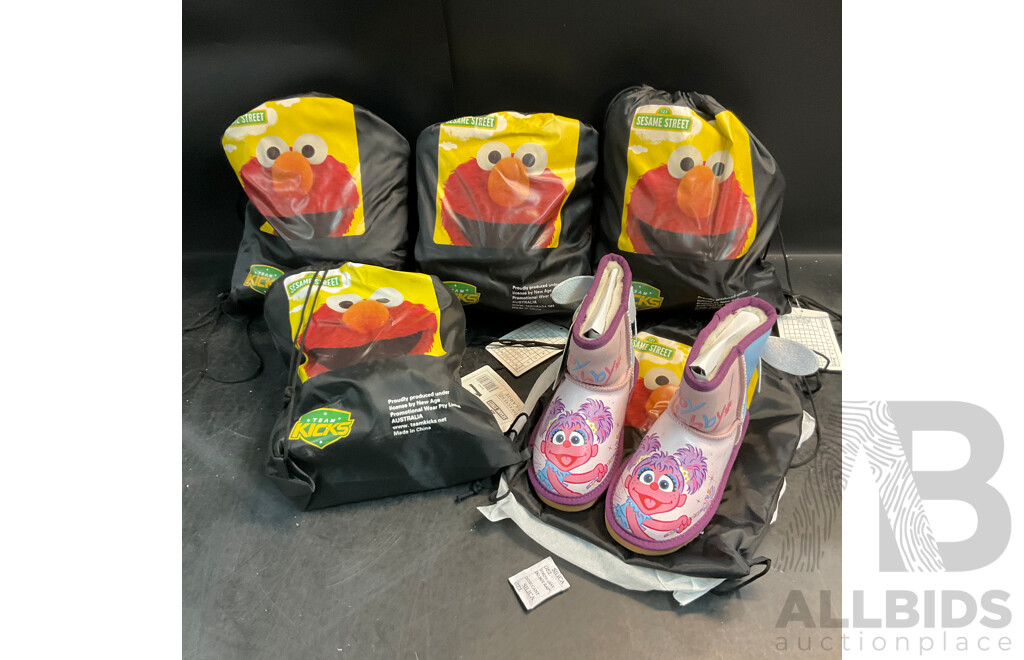 SESAME STREET Childen's Team Kicks Ugg Boots - Abby Cadabby - Size 11- Lot of 5