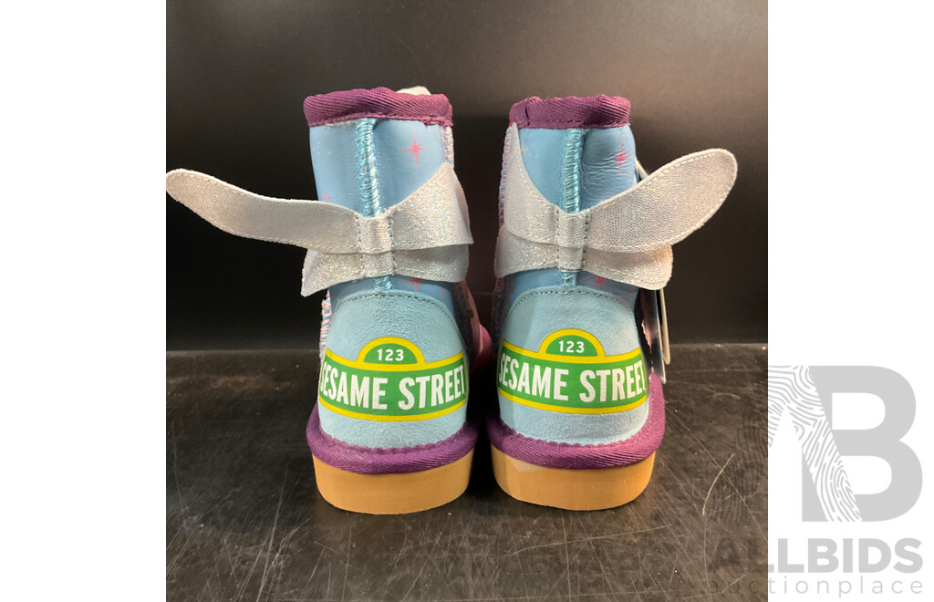 SESAME STREET Childen's Team Kicks Ugg Boots - Abby Cadabby - Size 11- Lot of 5