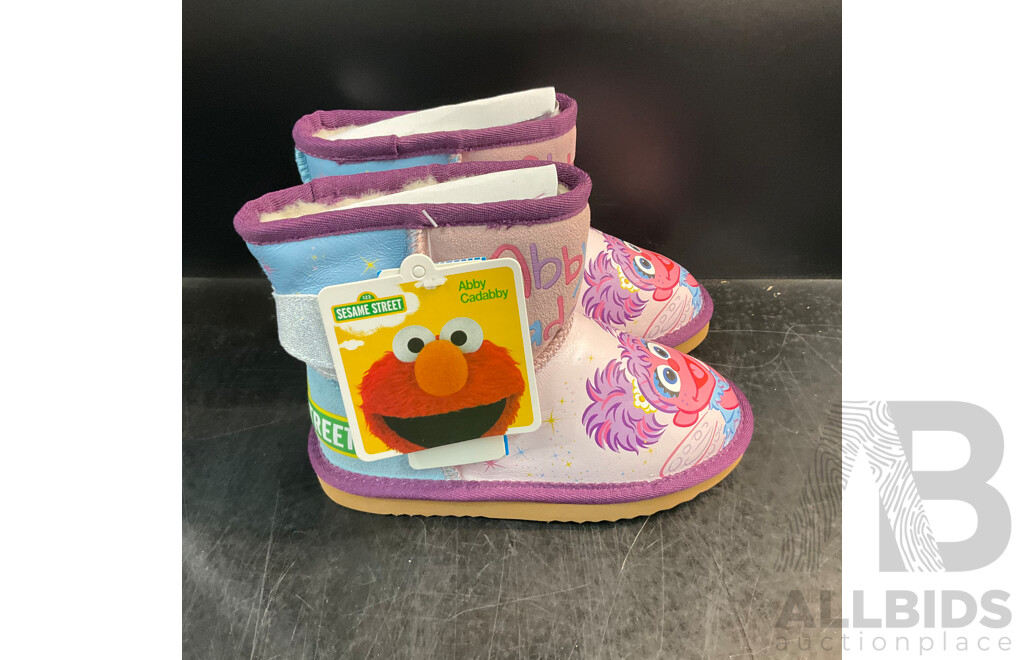SESAME STREET Childen's Team Kicks Ugg Boots - Abby Cadabby - Size 11- Lot of 5