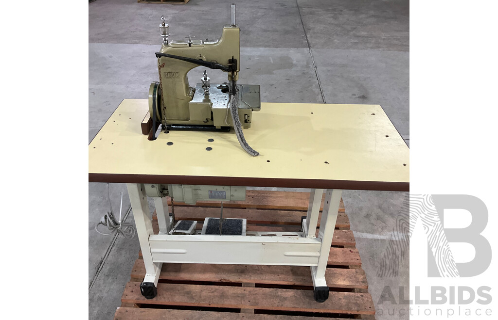 REVO STYLE-R-20 Carpet Overlocker