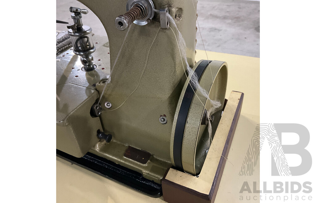 REVO STYLE-R-20 Carpet Overlocker