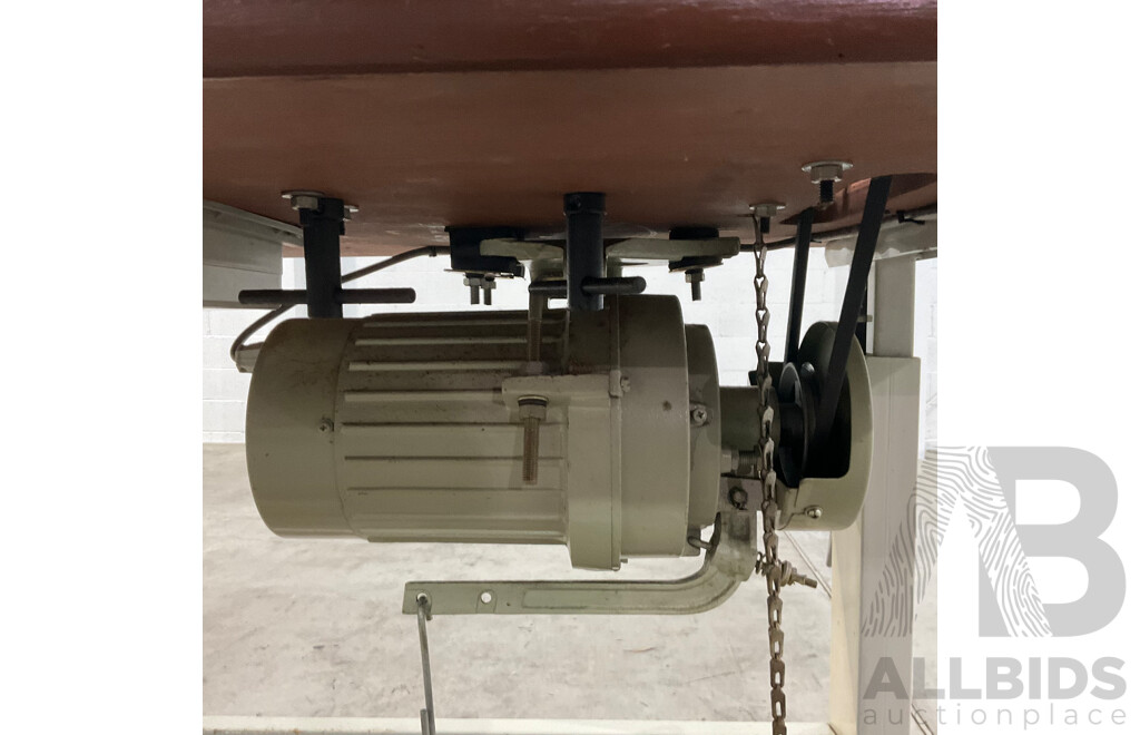 REVO STYLE-R-20 Carpet Overlocker