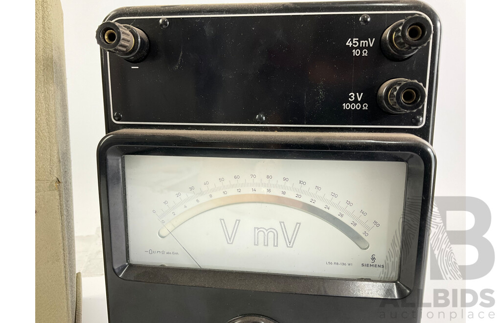 Vintage Siemens Technitions Volt Meter, 3 Volt - 45 Millivolt with Felt Lined Case, Made in Germany