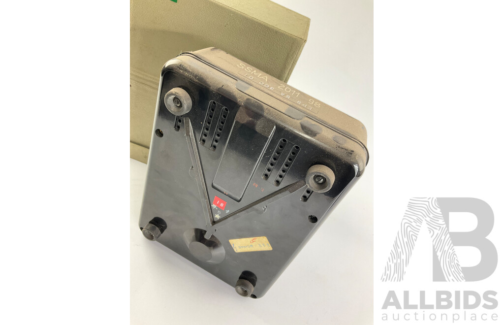 Vintage Siemens Technitions Volt Meter, 3 Volt - 45 Millivolt with Felt Lined Case, Made in Germany