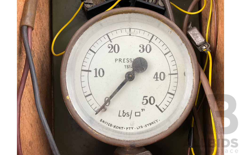 Vintage Davies Kent PTY LTD Sydney Oil Pressure Switch Tester, Pounds per Square Inch