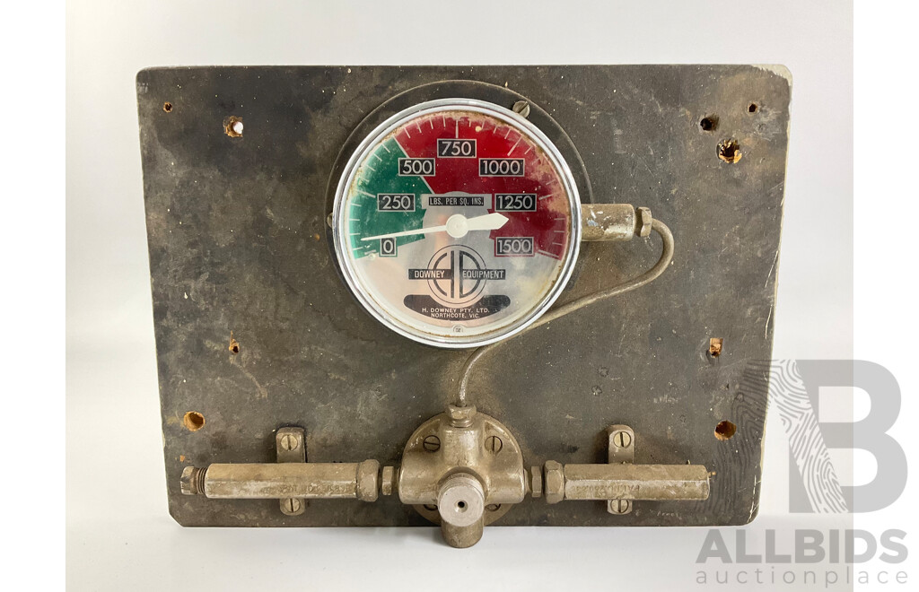 Vintage Downey Equipment Northcote Victoria Pounds per Square Inch Gauge