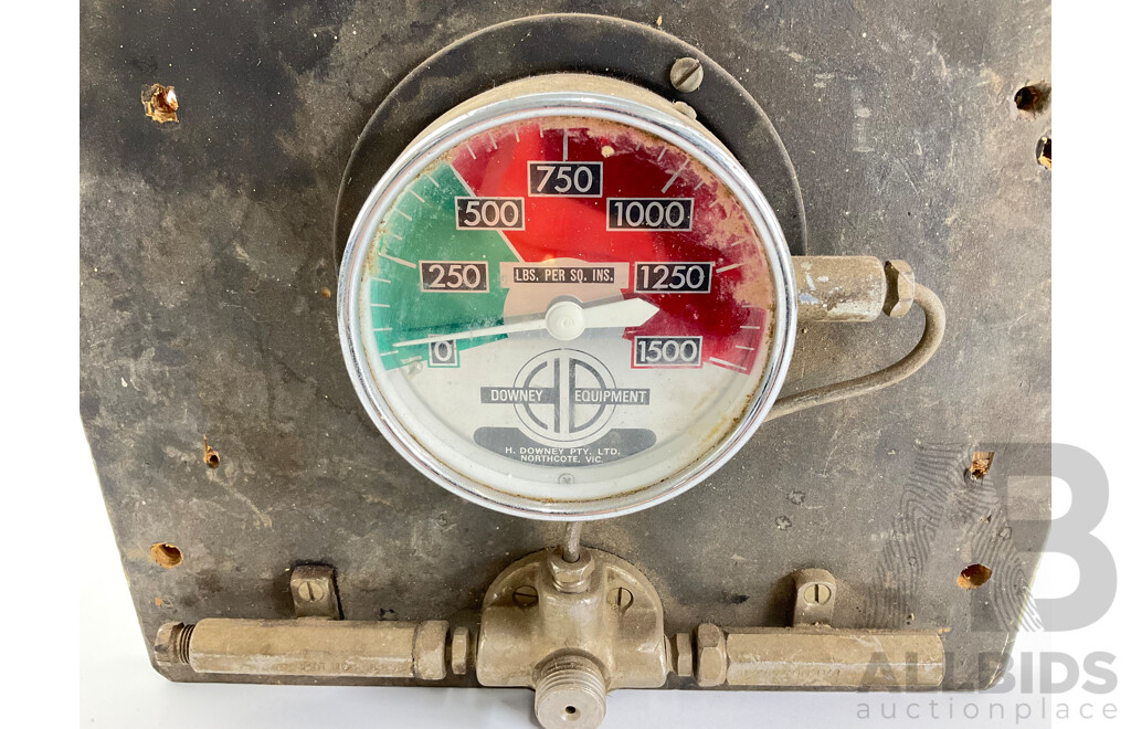 Vintage Downey Equipment Northcote Victoria Pounds per Square Inch Gauge