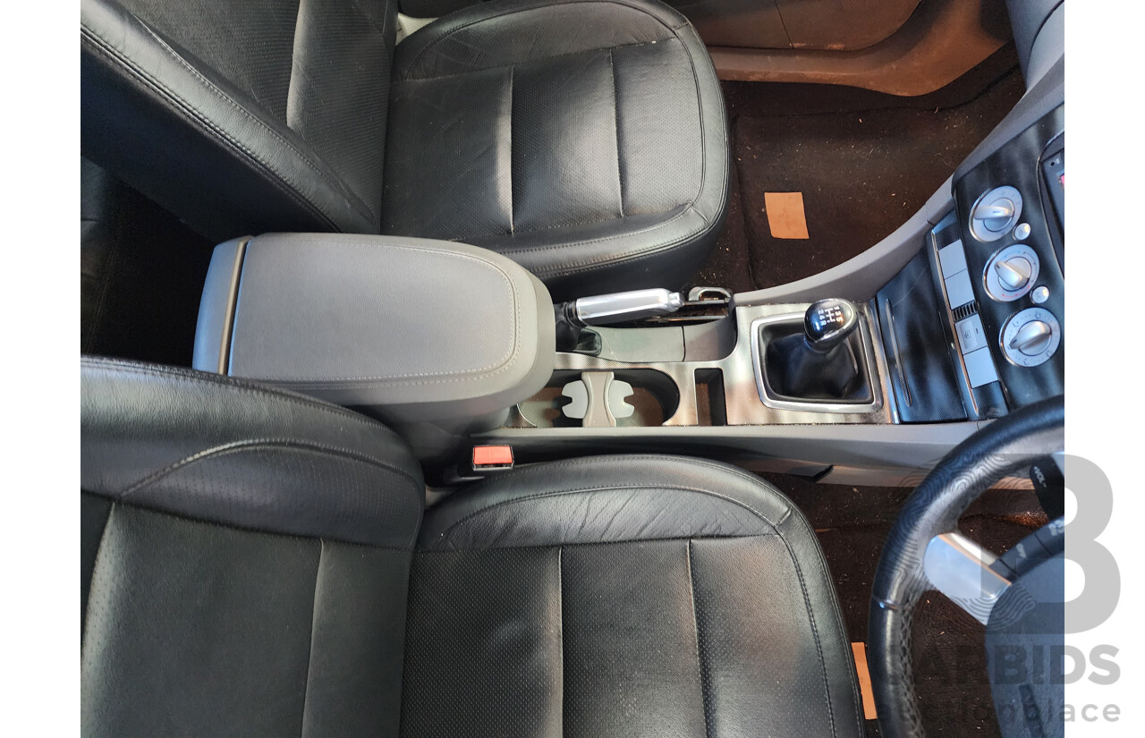 11/2010 Ford Focus Zetec LV 5d Hatchback White 2.0L