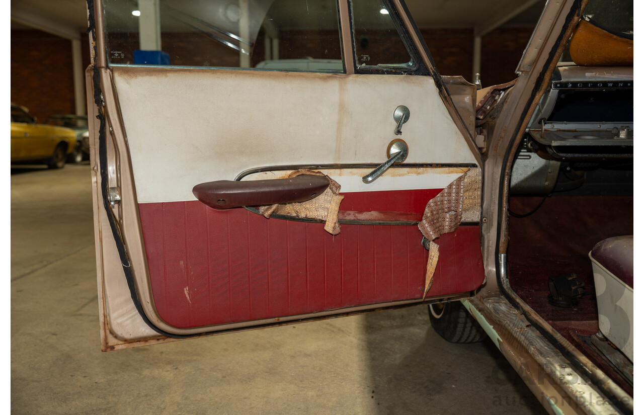 1/1964 Toyota Crown Custom 4d Wagon Brown 1.9L