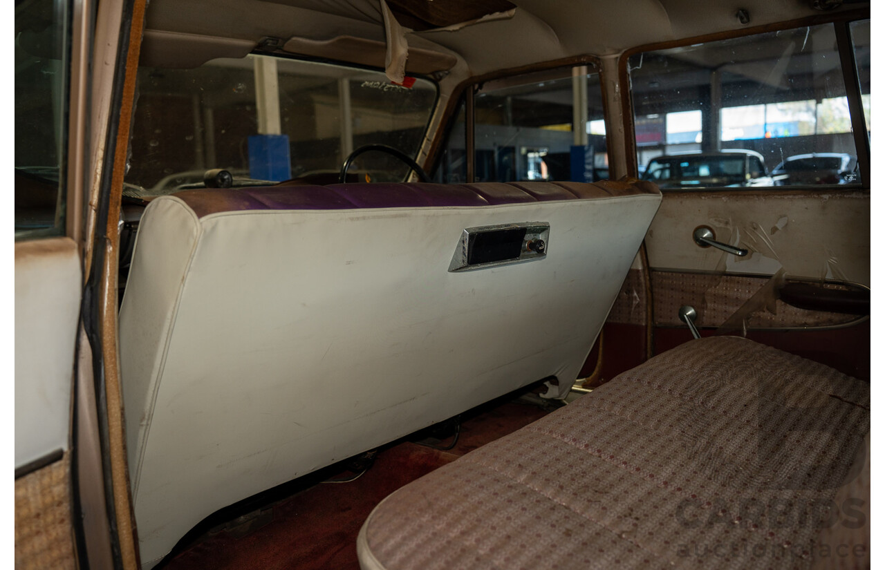 1/1964 Toyota Crown Custom 4d Wagon Brown 1.9L