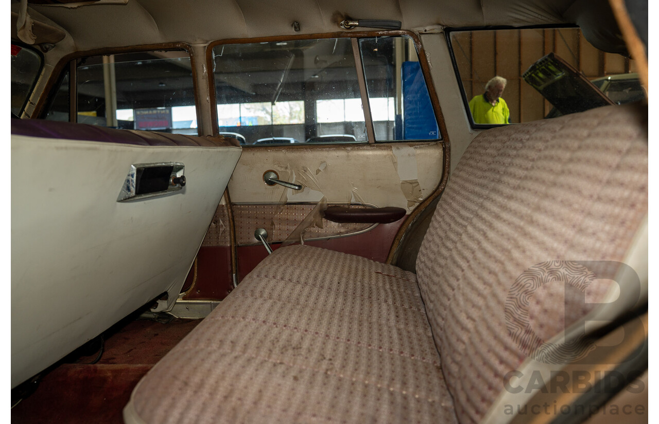 1/1964 Toyota Crown Custom 4d Wagon Brown 1.9L