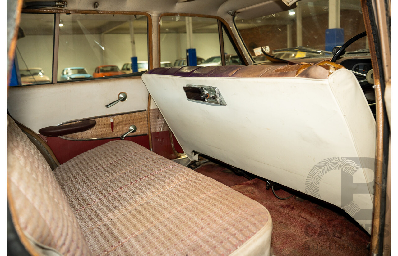 1/1964 Toyota Crown Custom 4d Wagon Brown 1.9L