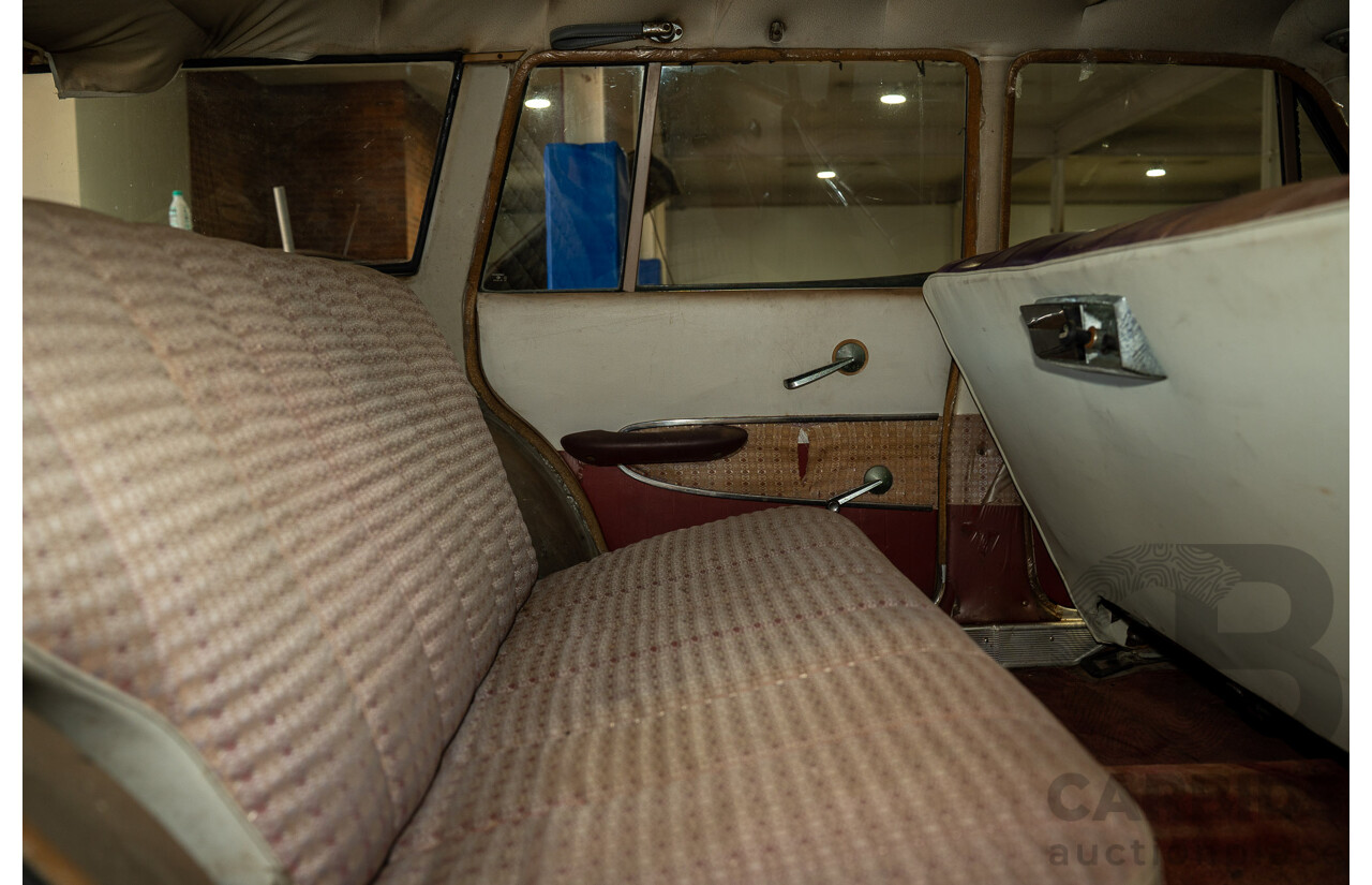 1/1964 Toyota Crown Custom 4d Wagon Brown 1.9L