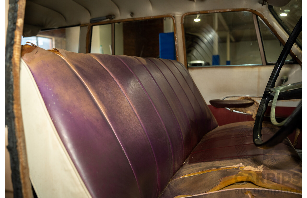 1/1964 Toyota Crown Custom 4d Wagon Brown 1.9L