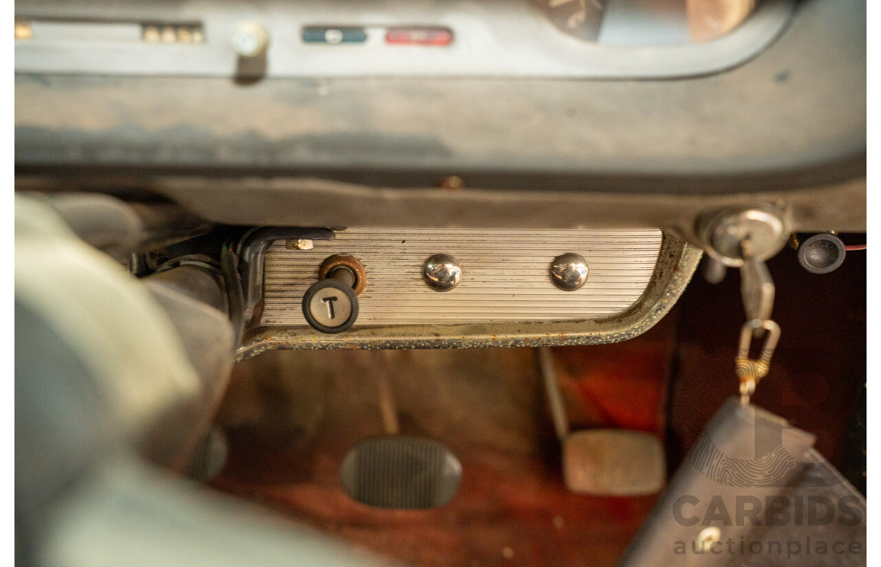 1/1964 Toyota Crown Custom 4d Wagon Brown 1.9L