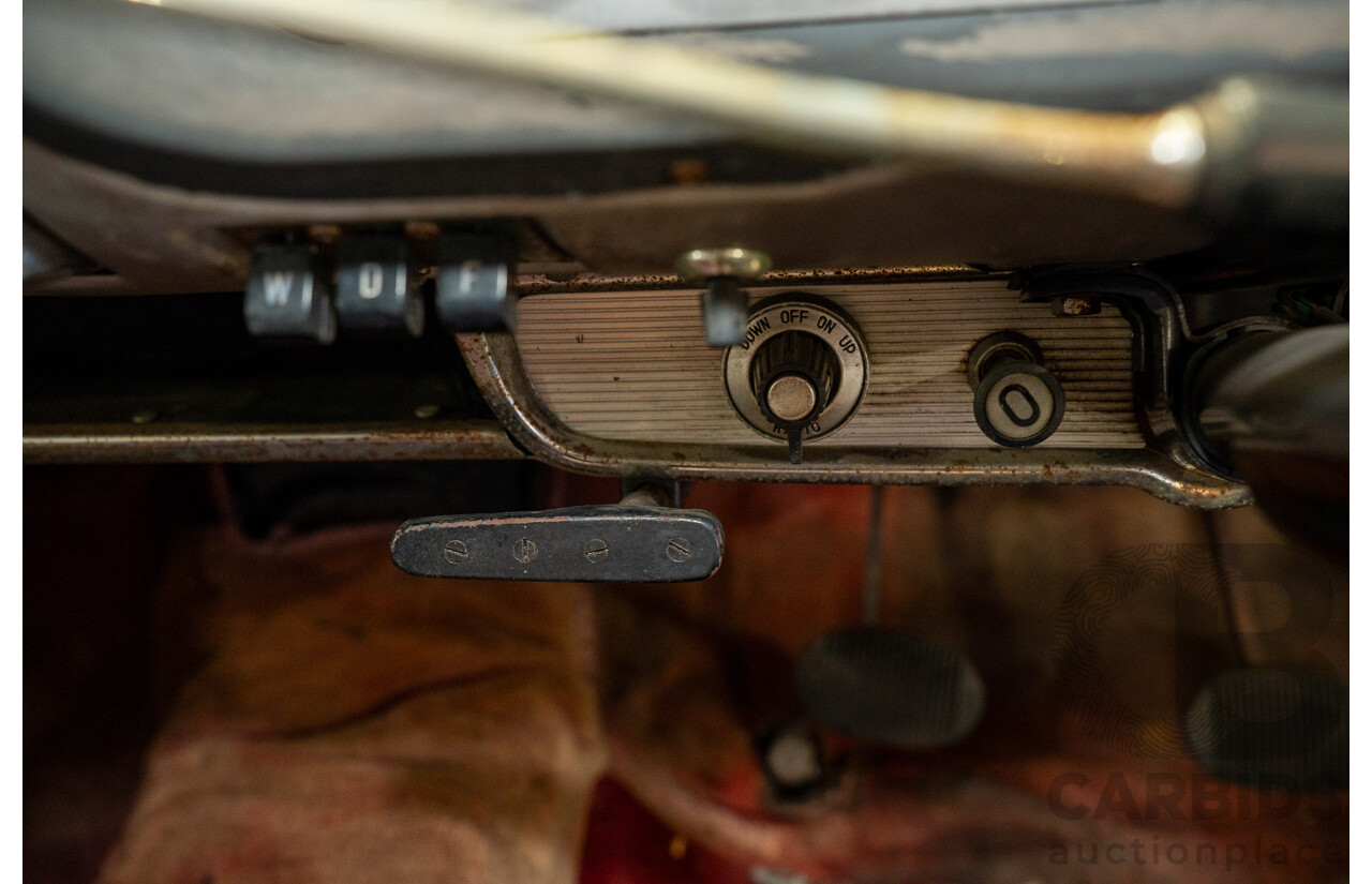 1/1964 Toyota Crown Custom 4d Wagon Brown 1.9L