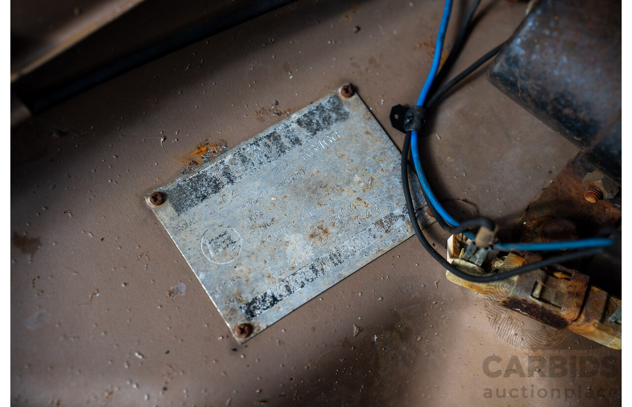 1/1964 Toyota Crown Custom 4d Wagon Brown 1.9L