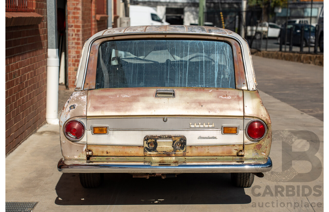 1/1964 Toyota Crown Custom 4d Wagon Brown 1.9L