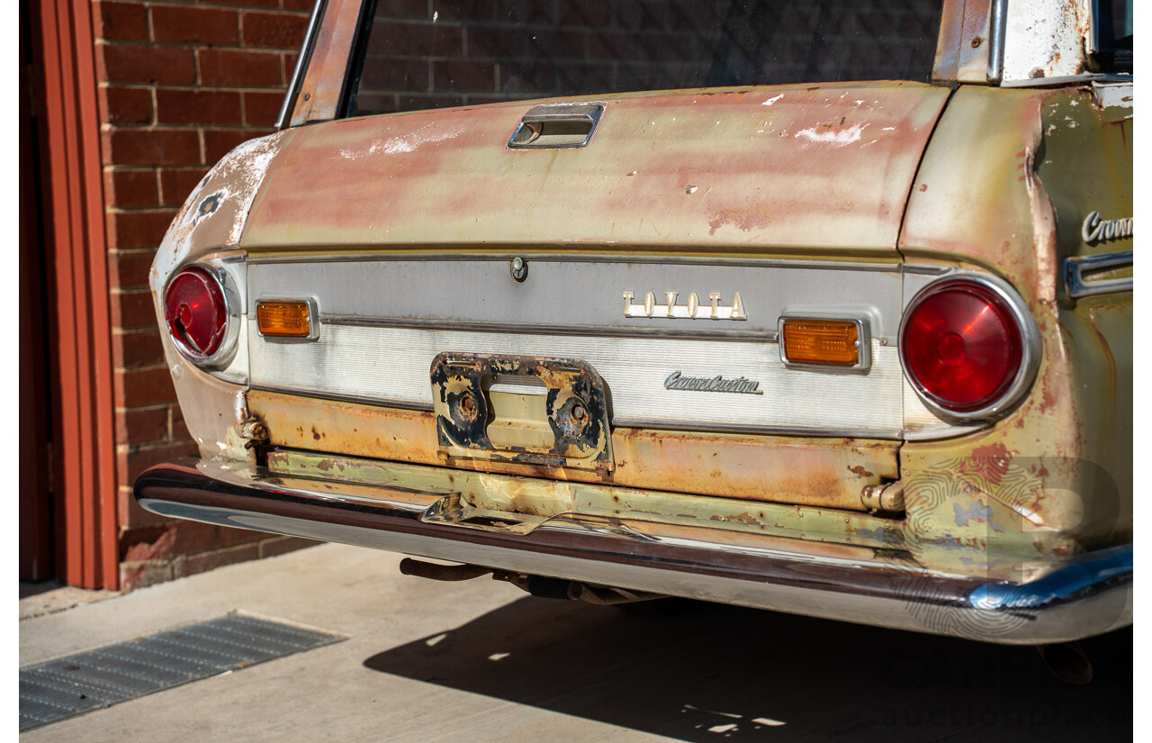 1/1964 Toyota Crown Custom 4d Wagon Brown 1.9L